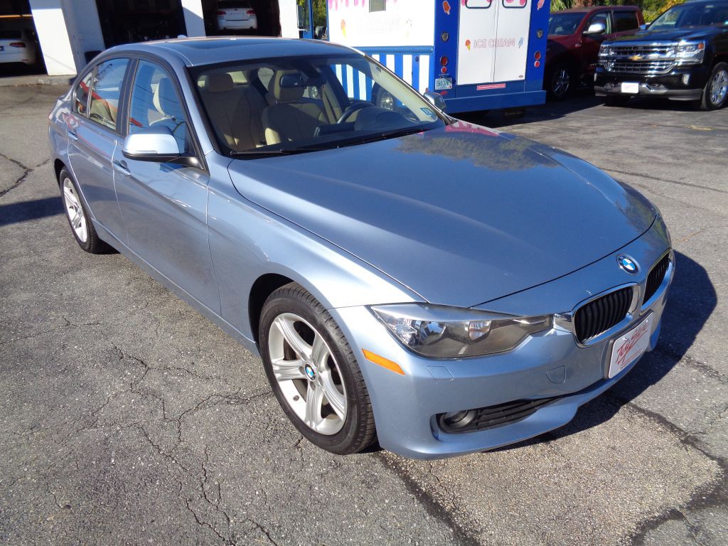2014 BMW 3 Series Image 2