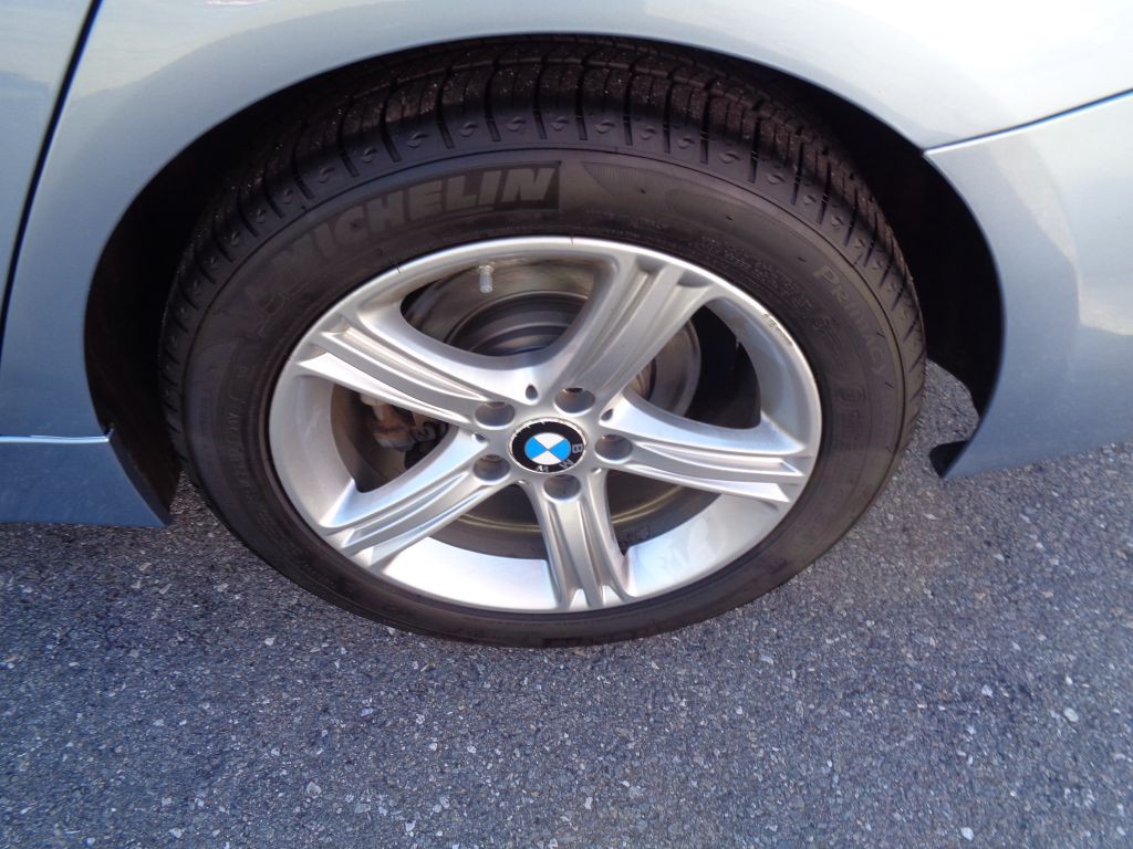 2014 BMW 3 Series Image 9
