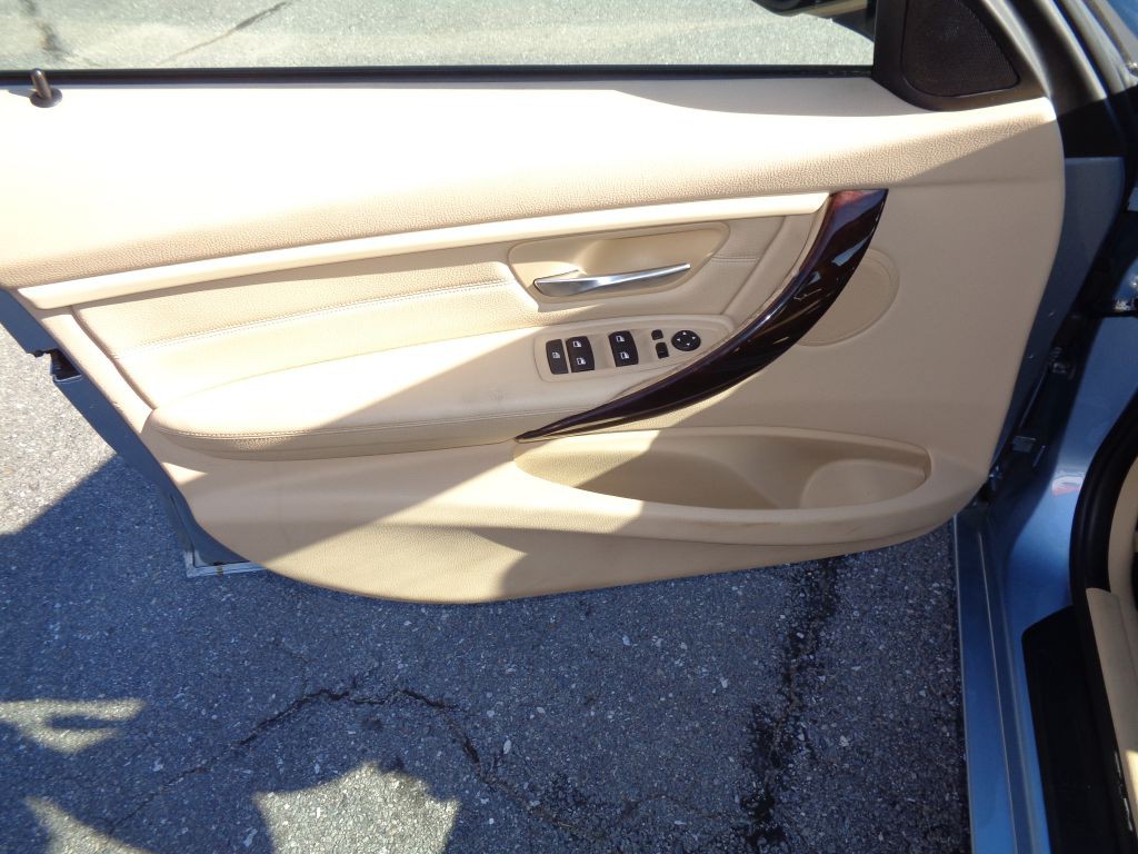 2014 BMW 3 Series Image 13
