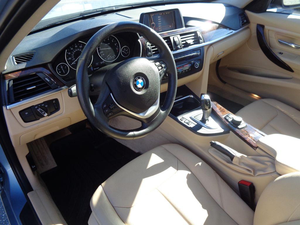 2014 BMW 3 Series Image 14