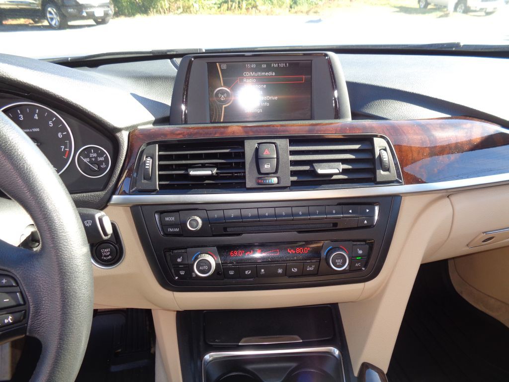 2014 BMW 3 Series Image 18
