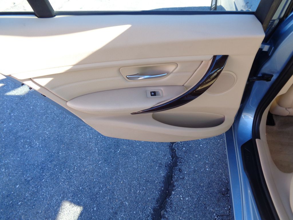 2014 BMW 3 Series Image 20