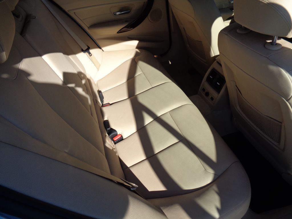 2014 BMW 3 Series Image 24