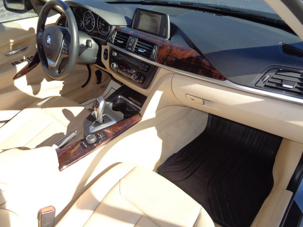 2014 BMW 3 Series Image 26