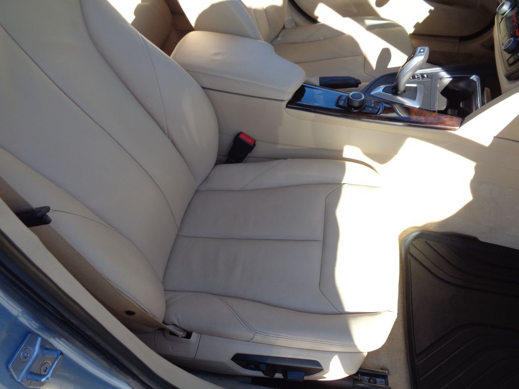 2014 BMW 3 Series Image 27