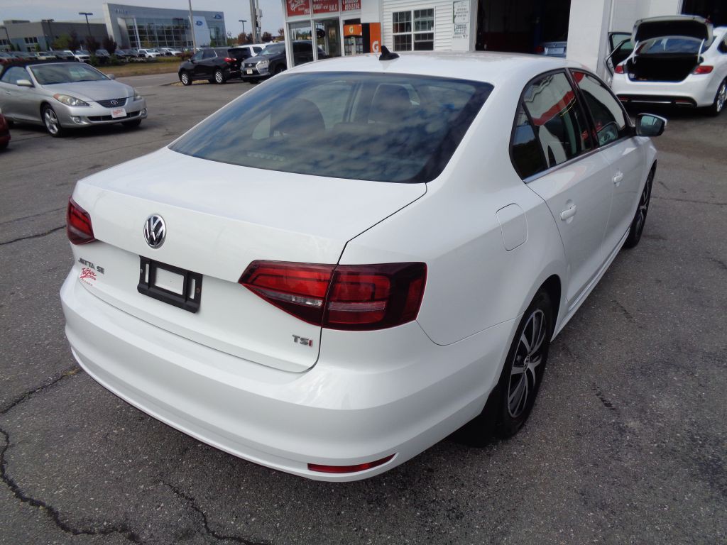 2017 Volkswagen Jetta Image 3