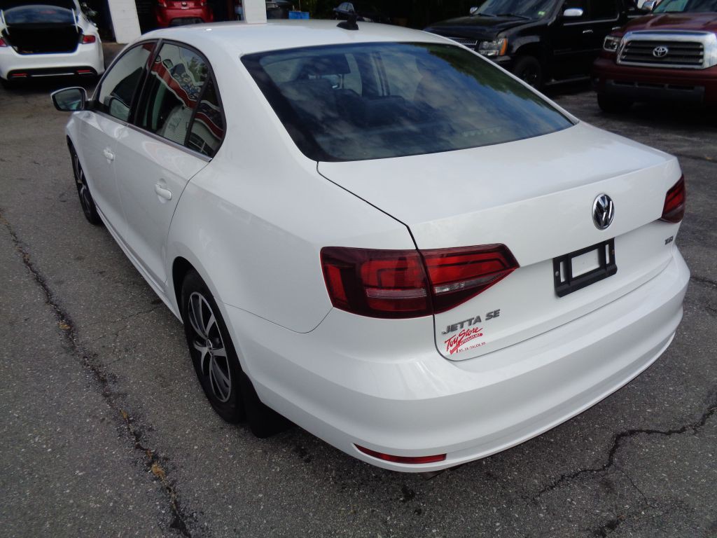 2017 Volkswagen Jetta Image 4