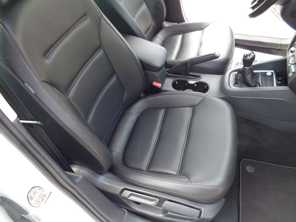 2017 Volkswagen Jetta Image 25