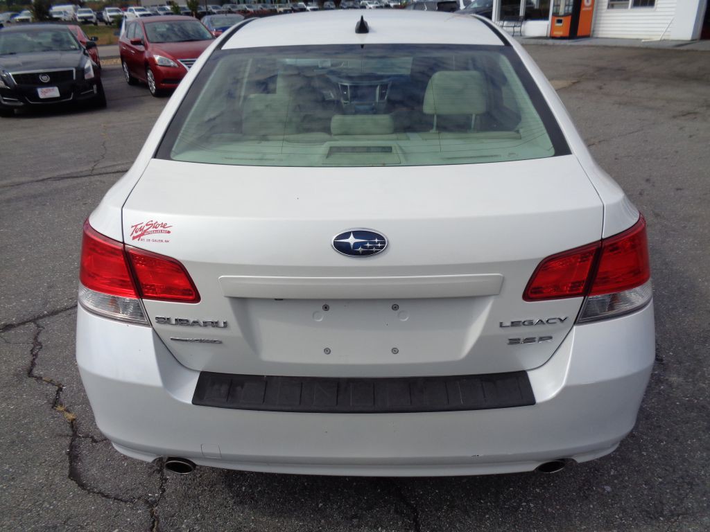 2012 Subaru Legacy Image 8