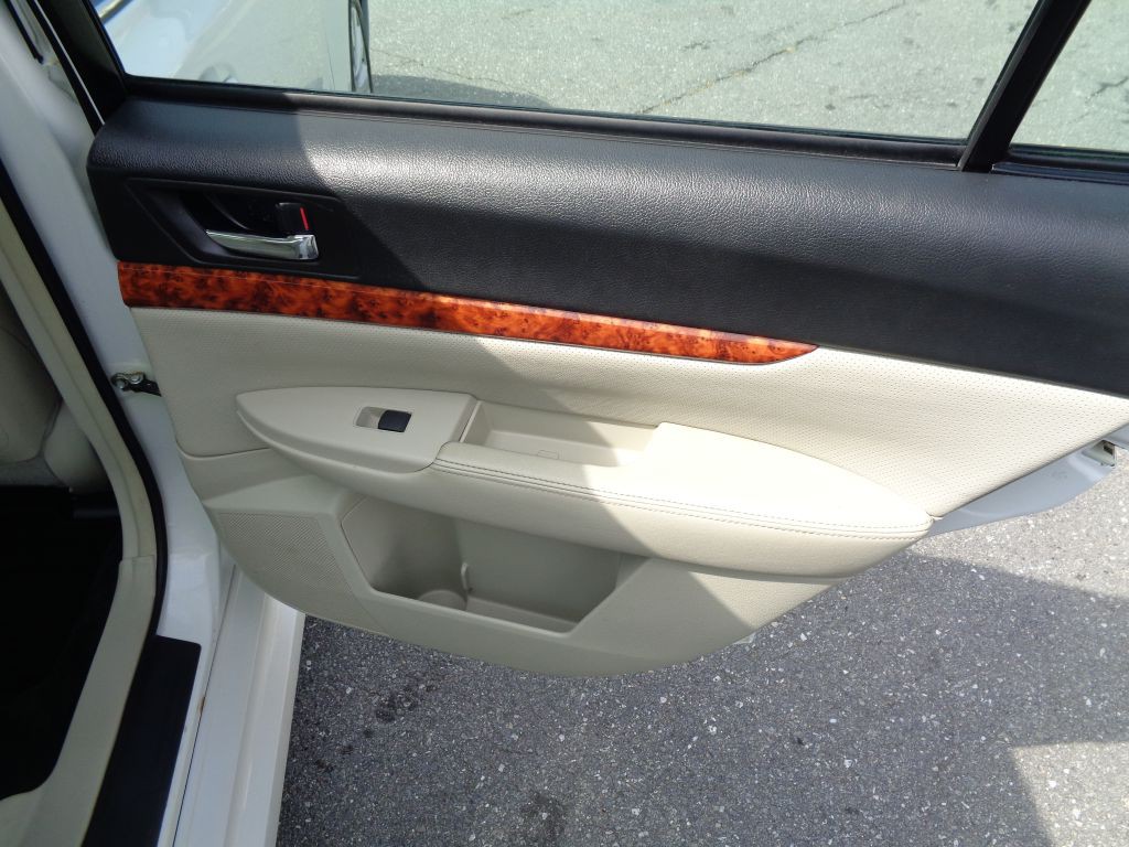 2012 Subaru Legacy Image 22