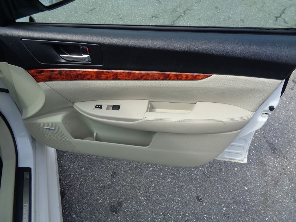 2012 Subaru Legacy Image 24