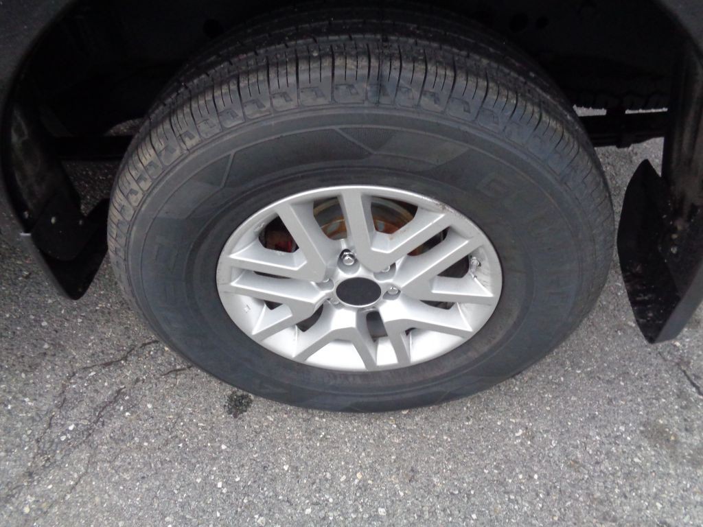 2016 Nissan Frontier Image 10