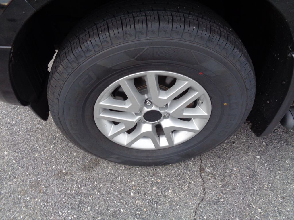 2016 Nissan Frontier Image 11