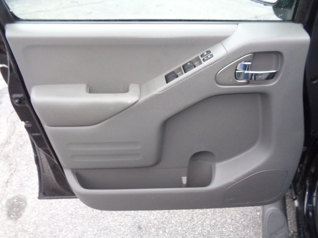 2016 Nissan Frontier Image 14