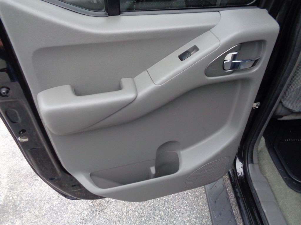 2016 Nissan Frontier Image 20