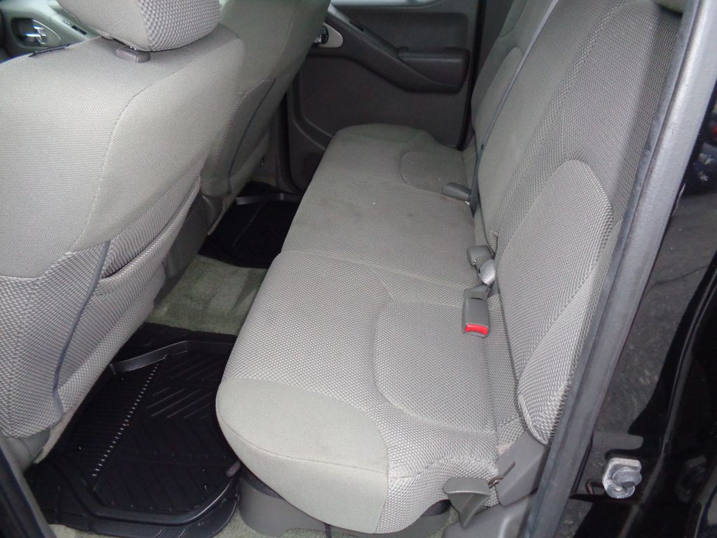 2016 Nissan Frontier Image 21