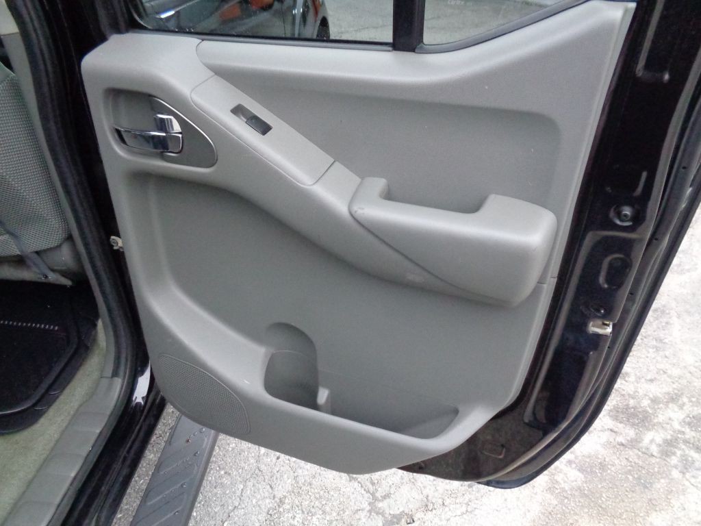 2016 Nissan Frontier Image 22