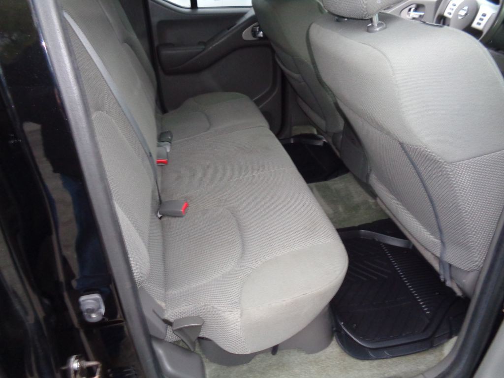 2016 Nissan Frontier Image 23