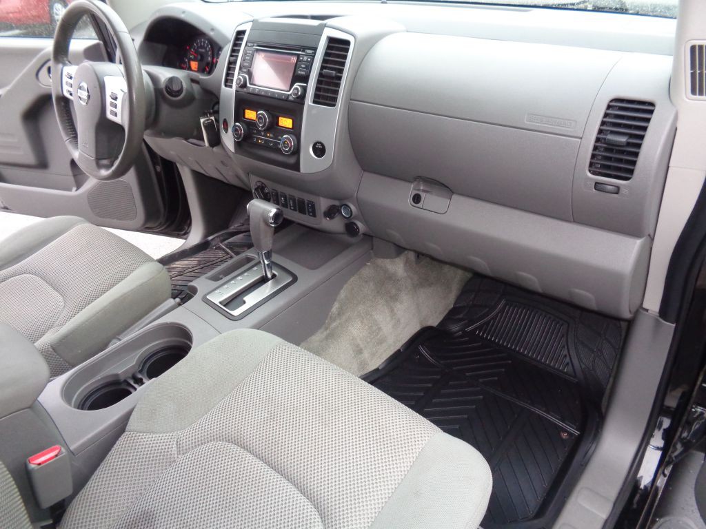 2016 Nissan Frontier Image 25