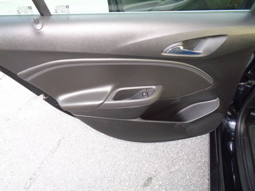 2017 Chevrolet Cruze Image 19