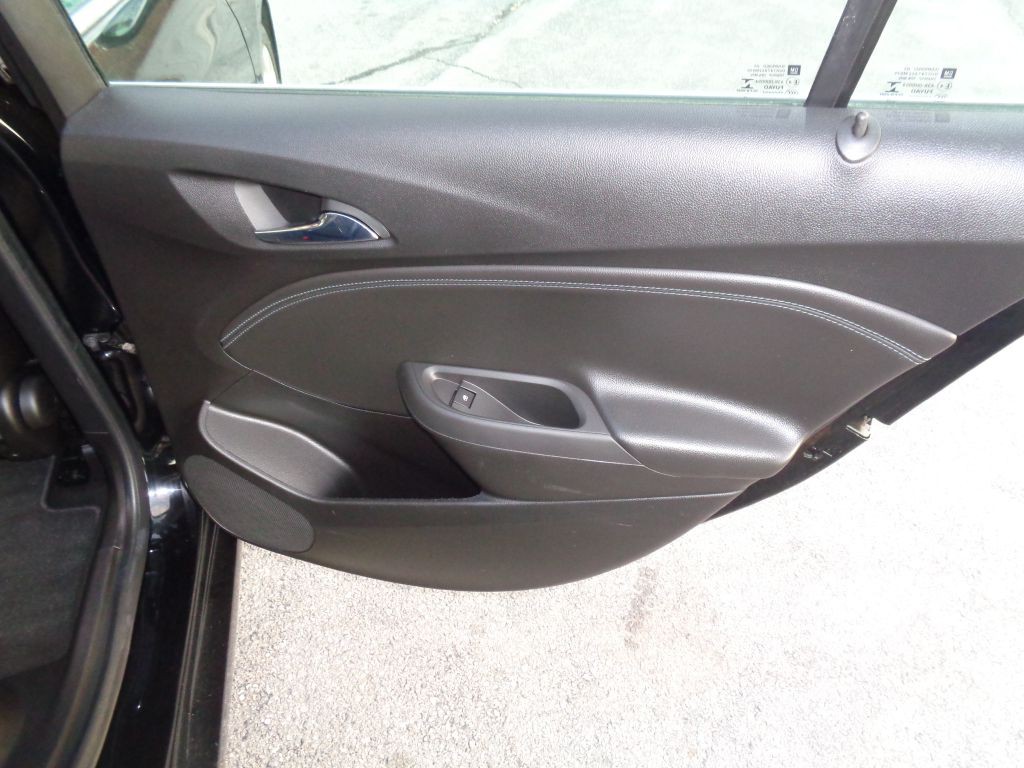 2017 Chevrolet Cruze Image 22