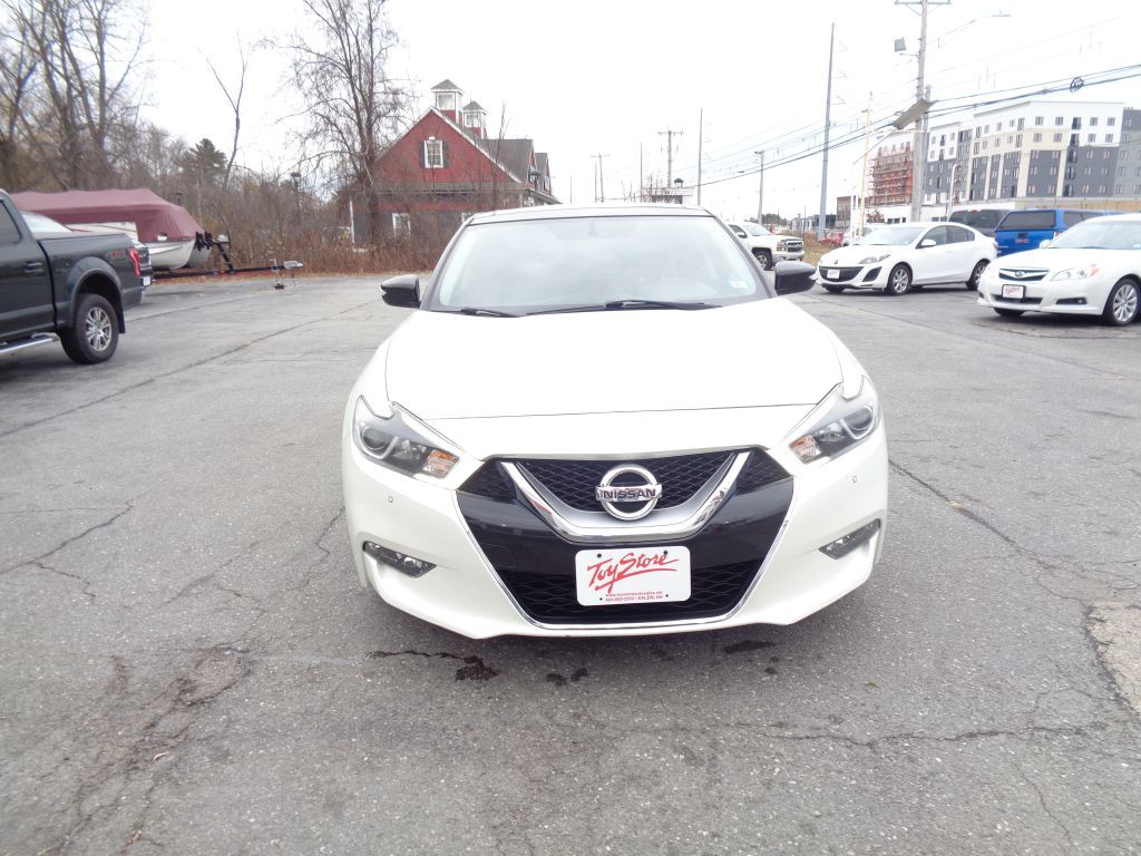 2016 Nissan Maxima Image 2