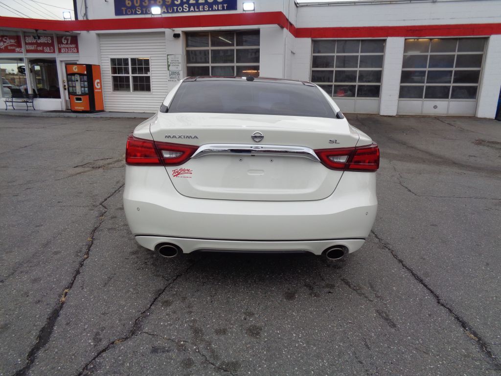 2016 Nissan Maxima Image 6