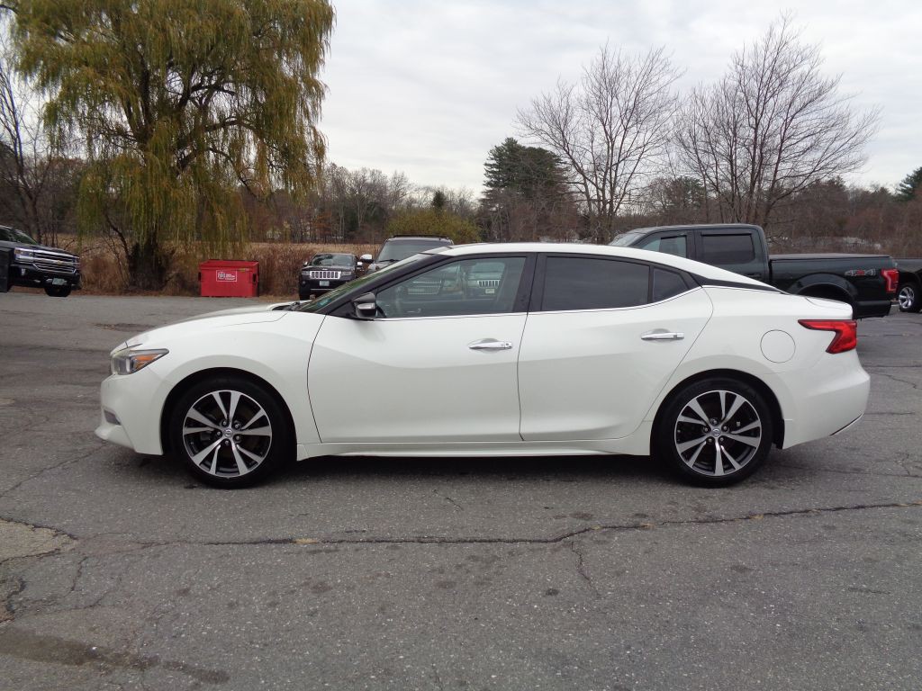 2016 Nissan Maxima Image 8