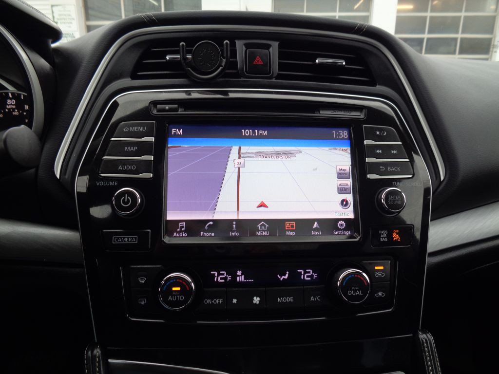 2016 Nissan Maxima Image 17