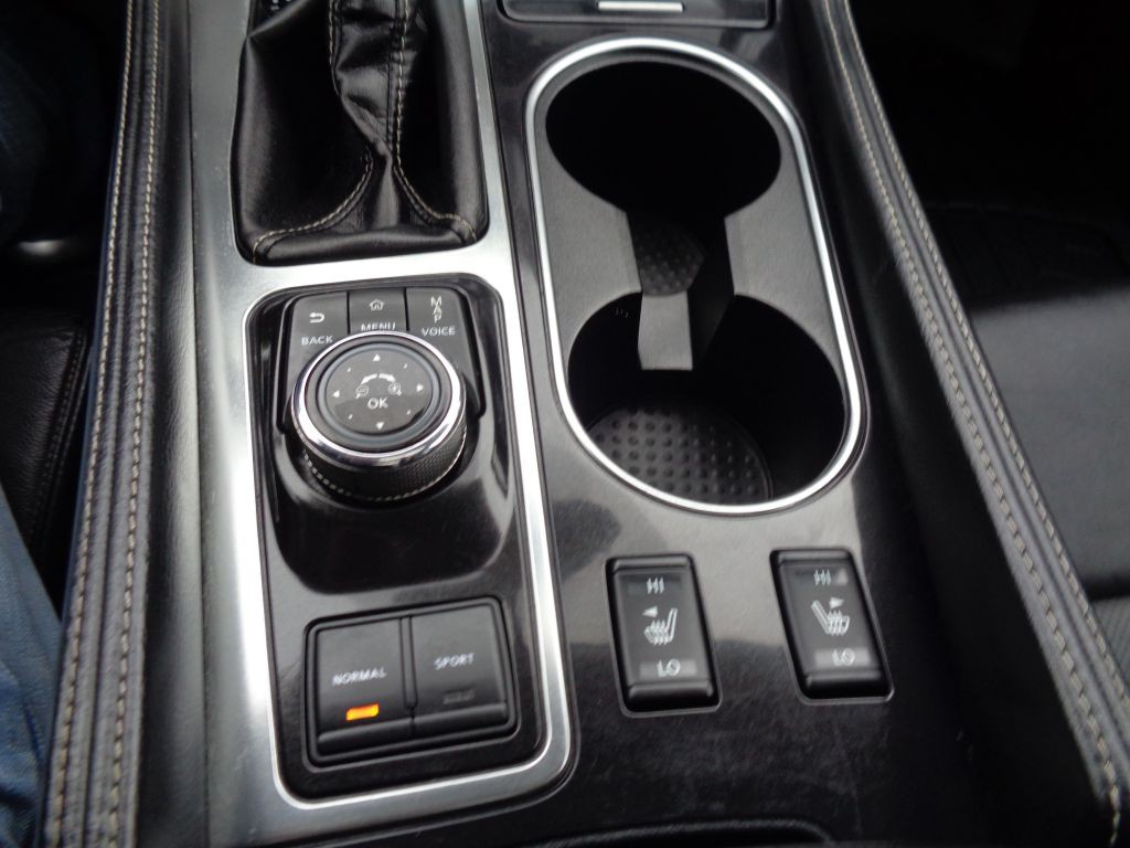 2016 Nissan Maxima Image 18