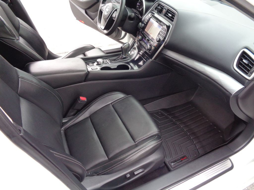 2016 Nissan Maxima Image 21