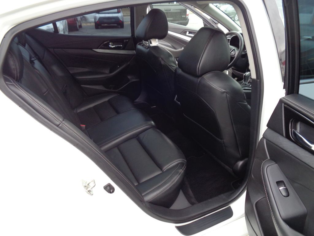 2016 Nissan Maxima Image 22