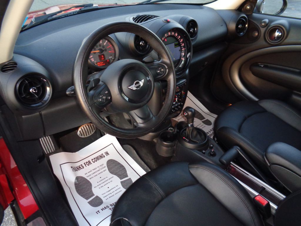 2016 MINI Cooper Image 14