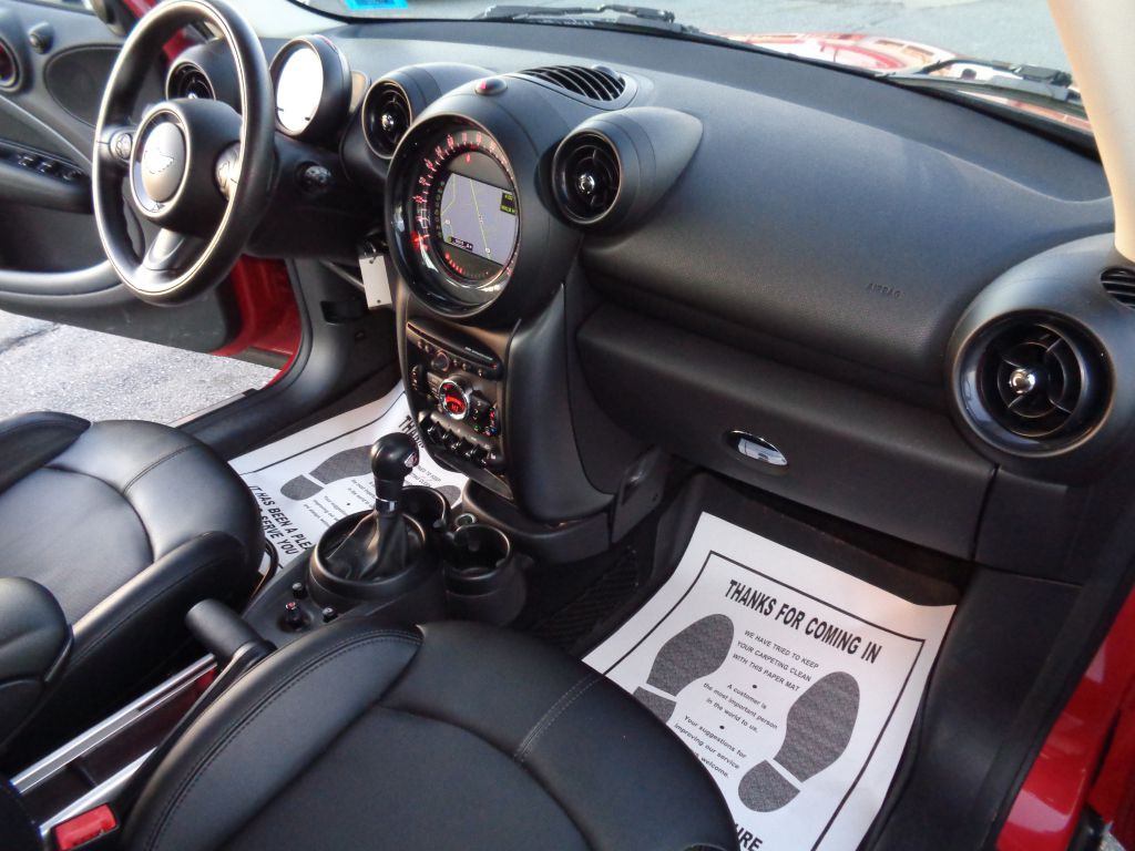 2016 MINI Cooper Image 22