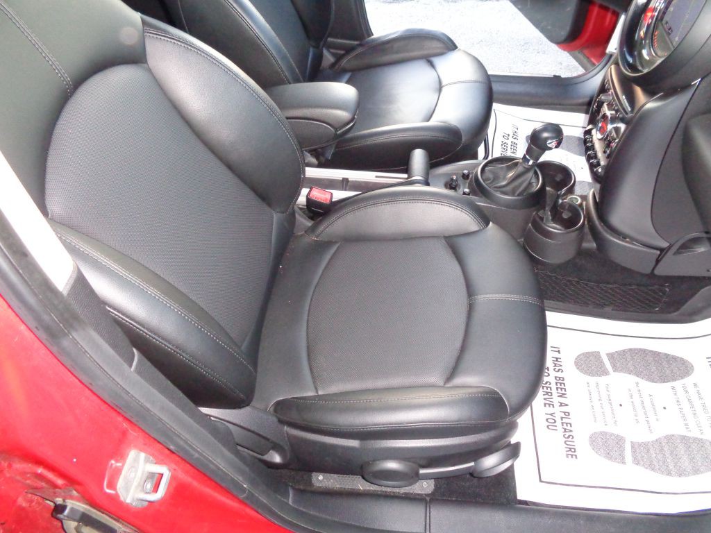 2016 MINI Cooper Image 23