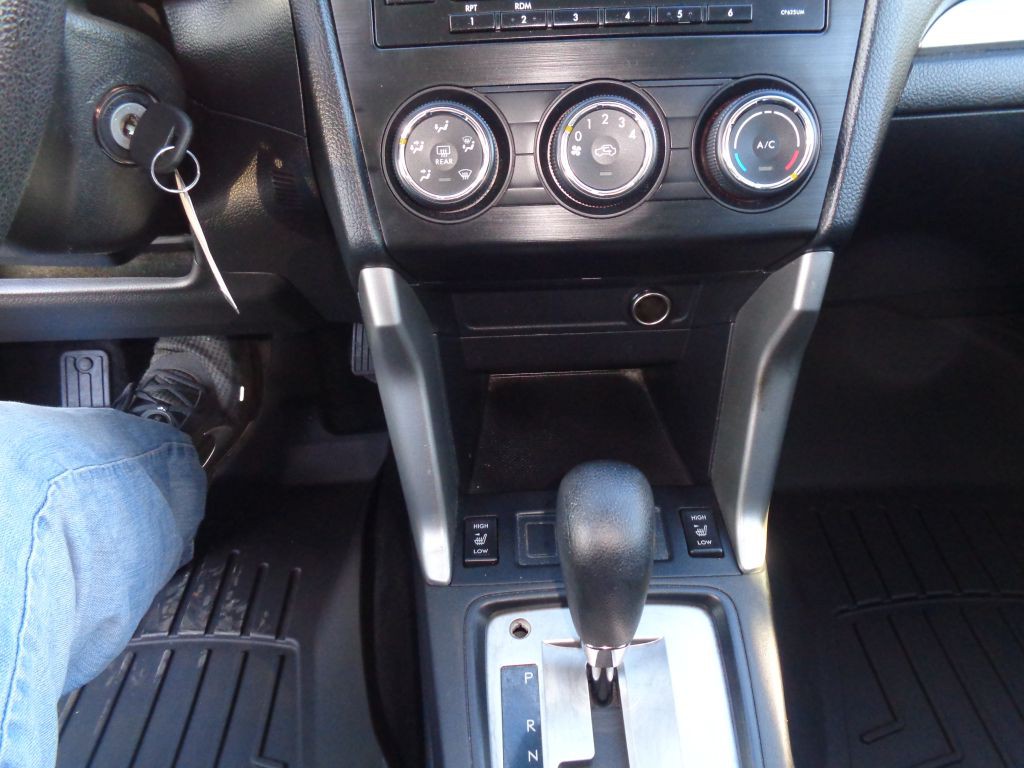2015 Subaru Forester Image 16
