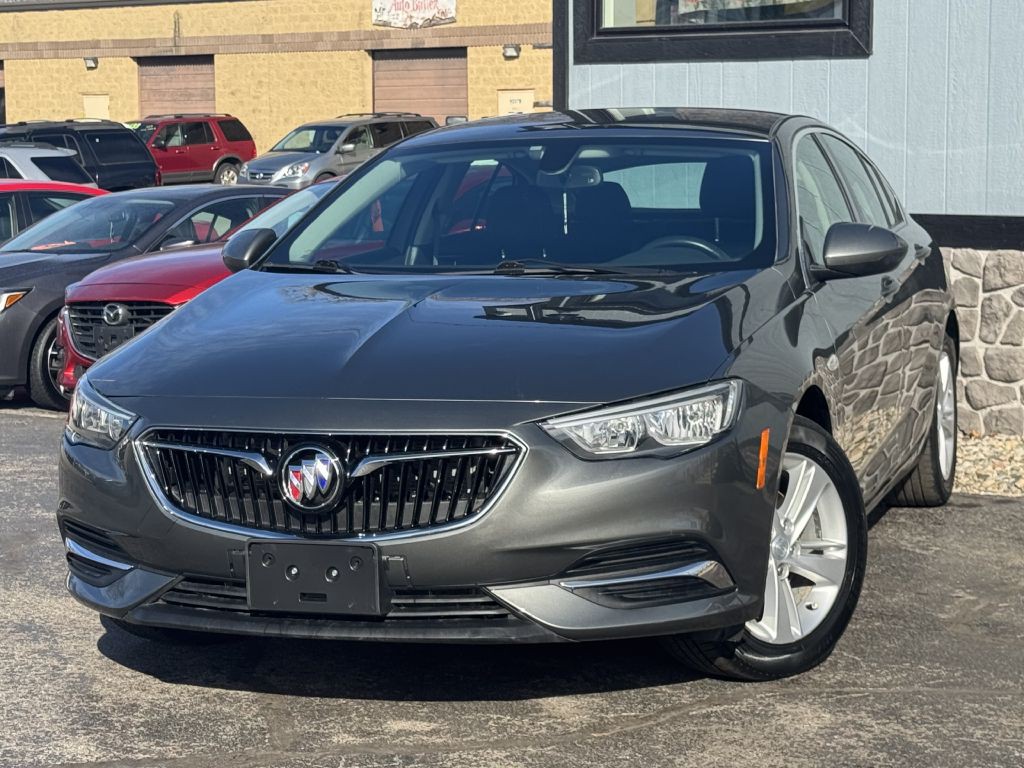 2018 Buick Regal Image 1