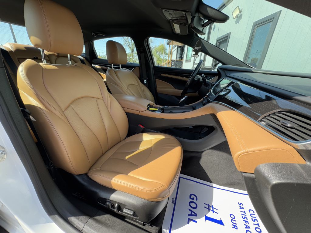2018 Buick Lacrosse Image 18