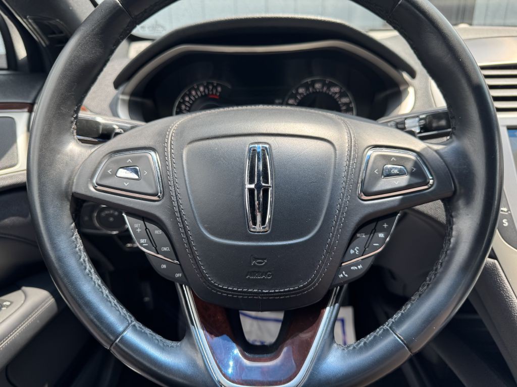 2017 Lincoln MKZ Image 23