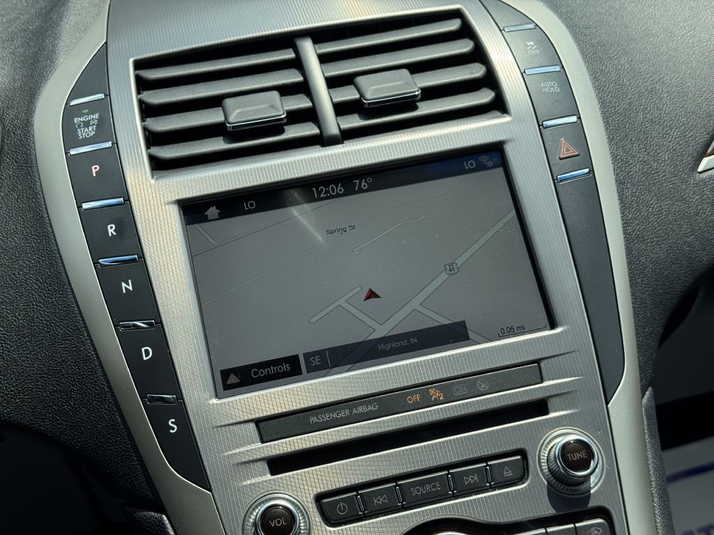 2017 Lincoln MKZ Image 24