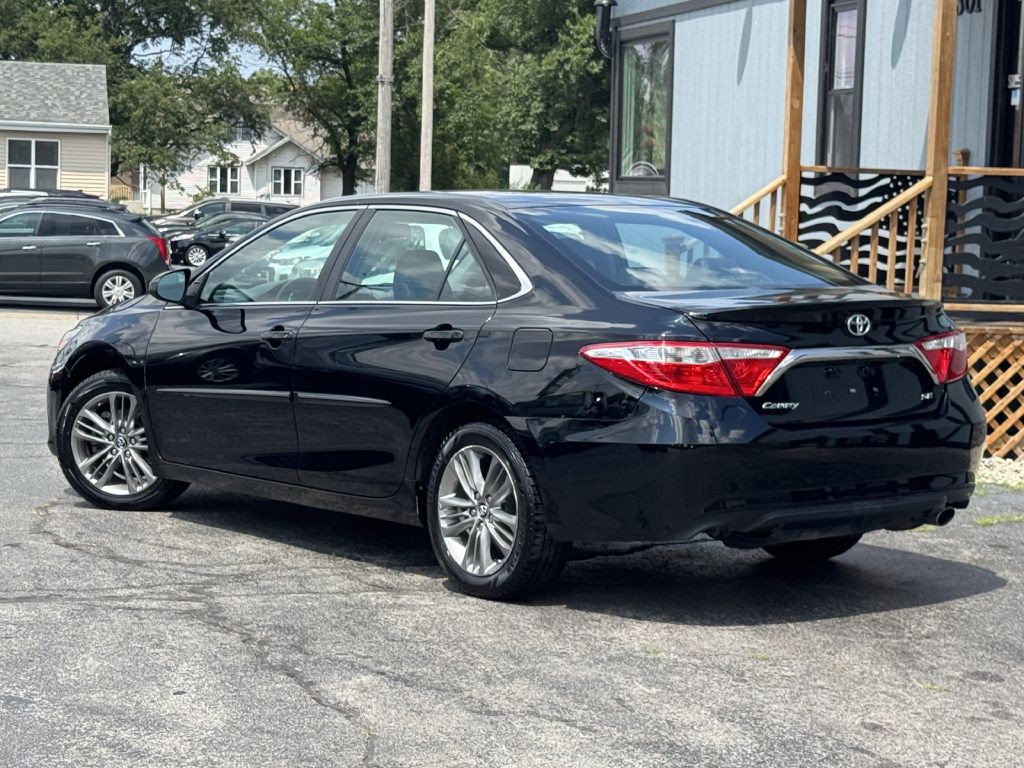 2017 Toyota Camry Image 8