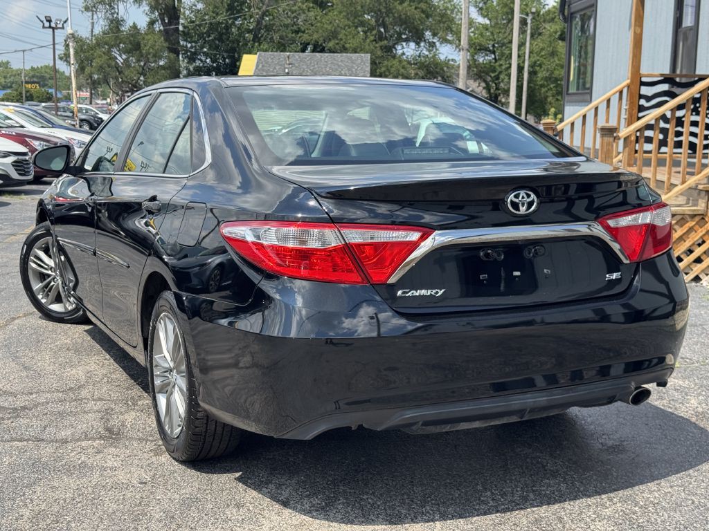 2017 Toyota Camry Image 9