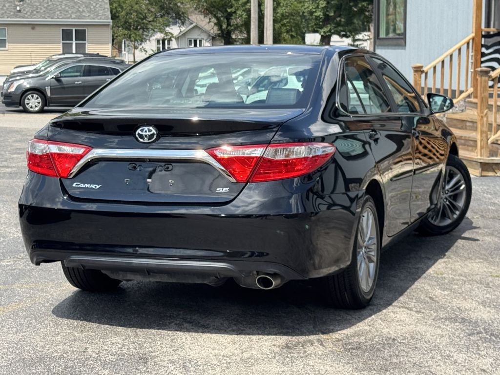 2017 Toyota Camry Image 10