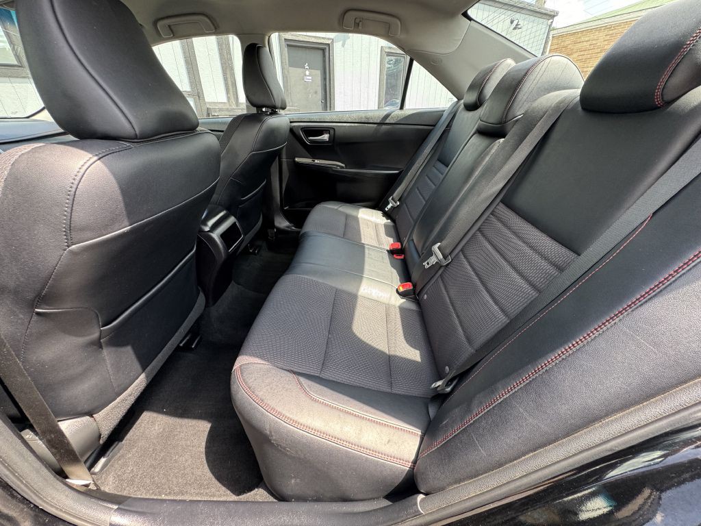 2017 Toyota Camry Image 15