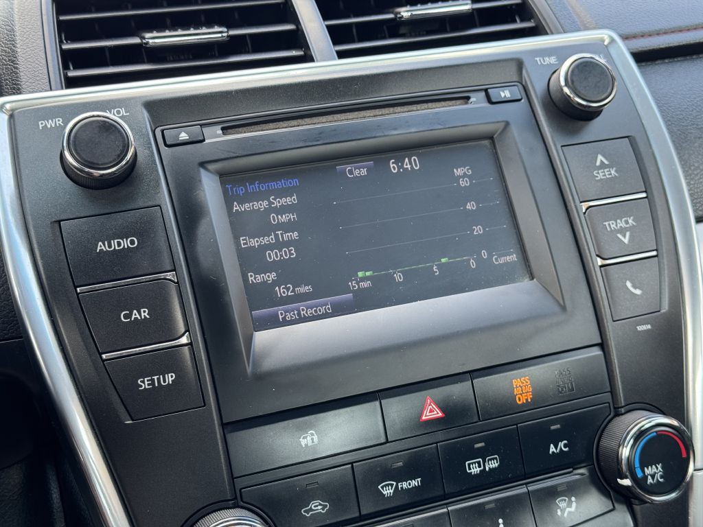 2017 Toyota Camry Image 20