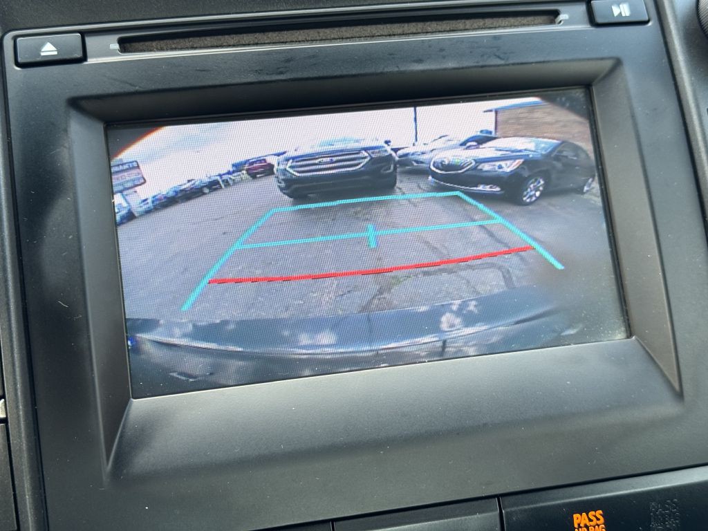 2017 Toyota Camry Image 21