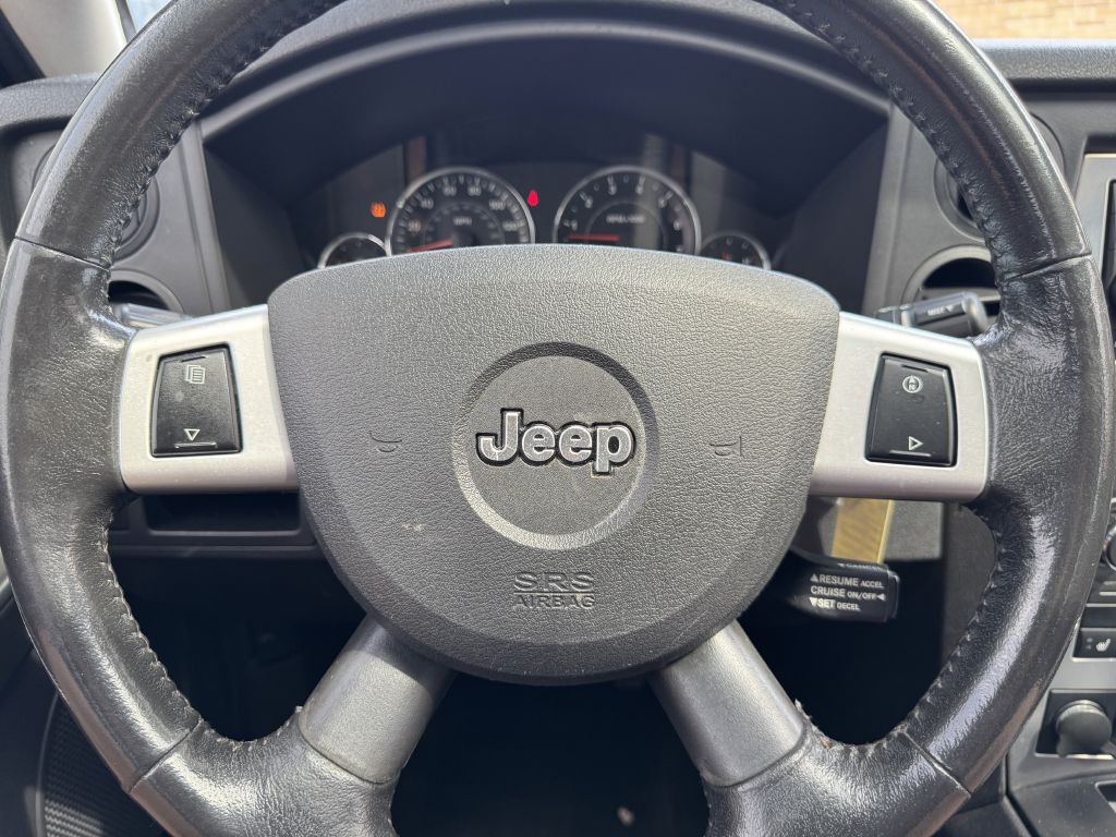 2008 Jeep Commander Image 17