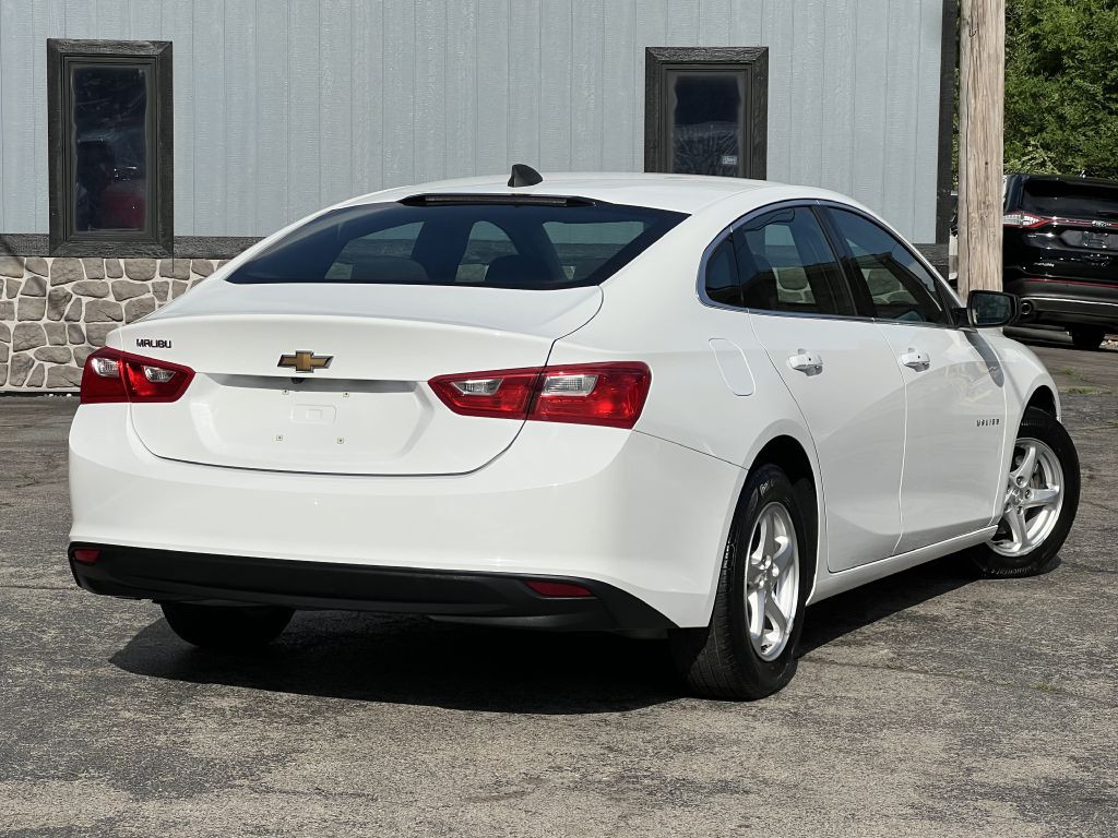 2017 Chevrolet Malibu Image 8