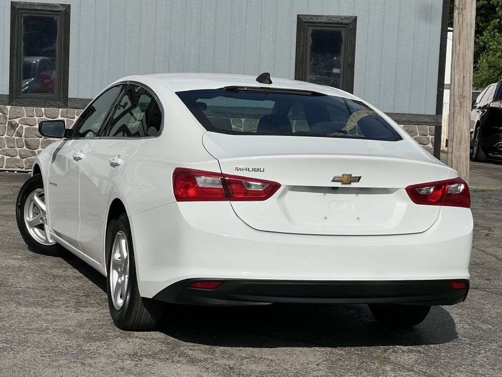 2017 Chevrolet Malibu Image 11