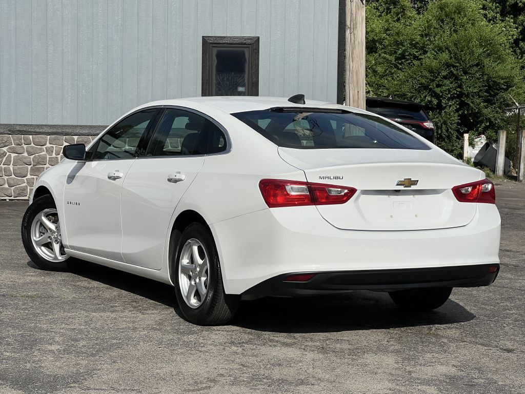 2017 Chevrolet Malibu Image 12